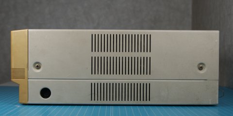 PC-8801mk2 右側面