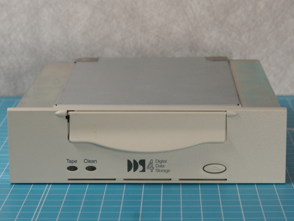 HP C5683 DDS4テープドライブ | Electrelic