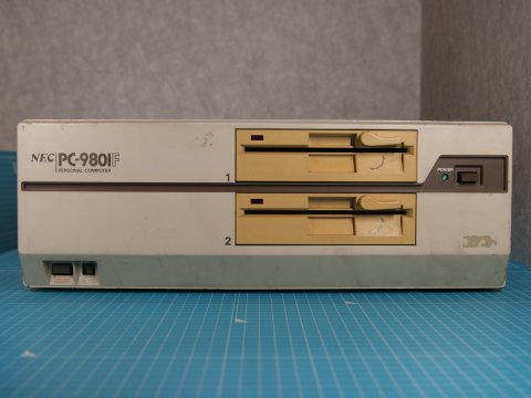 PC-9801F2 正面
